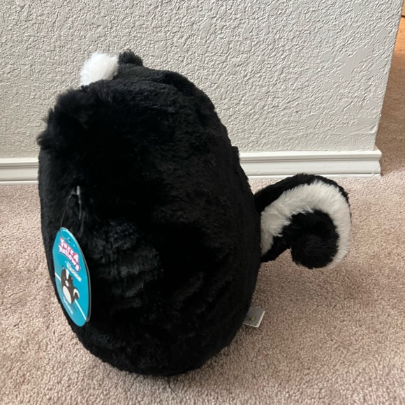 New Selma the Skunk Fuzzamallow Squishmallow - Picture 8 of 15
